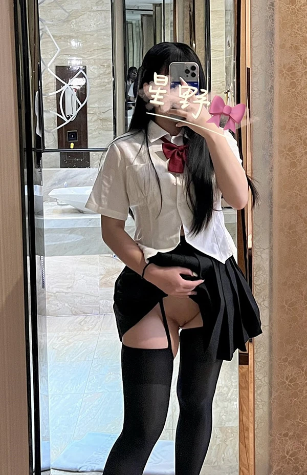 极品丰腴福利姬星野私拍美乳无圣光图集2